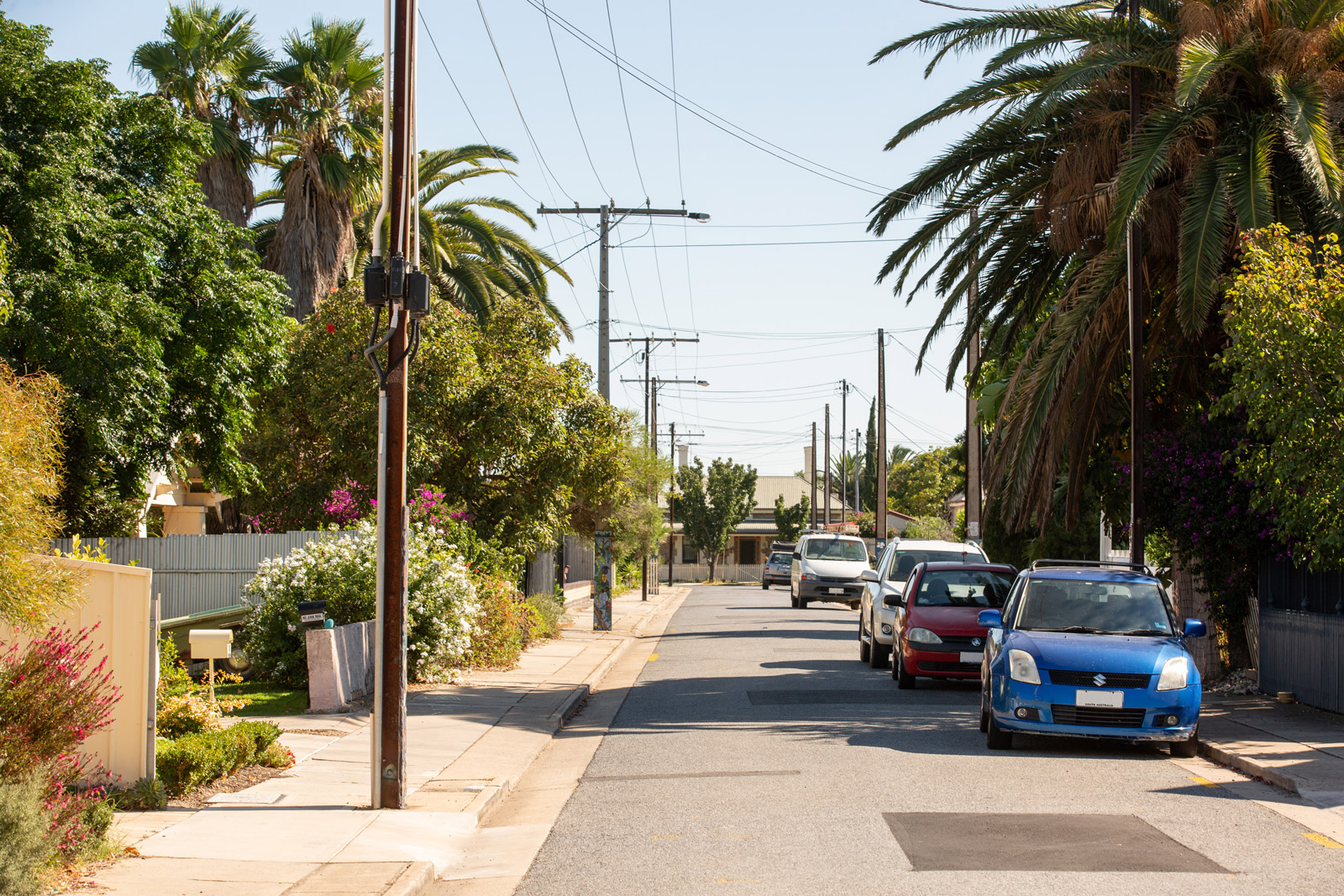 Parking and Narrow Street Challenges During Moves